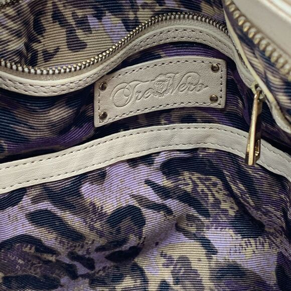 Tre Vero Cream Leather Rock Stud Hobo Handbag - Picture 10 of 11